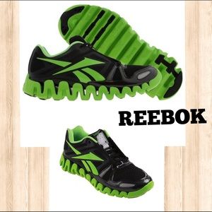 Reebok Zigs CrossTrainer Sneaker in  size 5